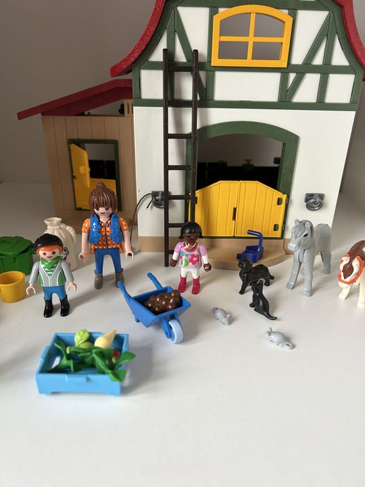 Playmobile stajnia dla koni 6927, stadnina kucyków