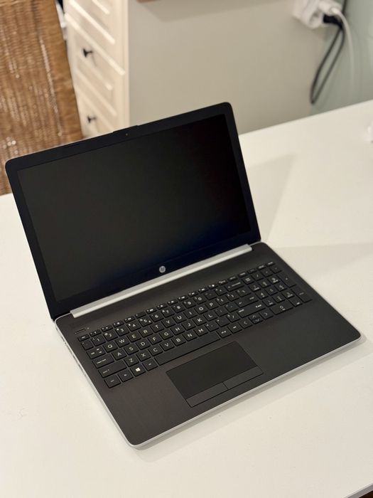 Laptop HP 15-db005nw, 15,6”, sprawny, biurowy