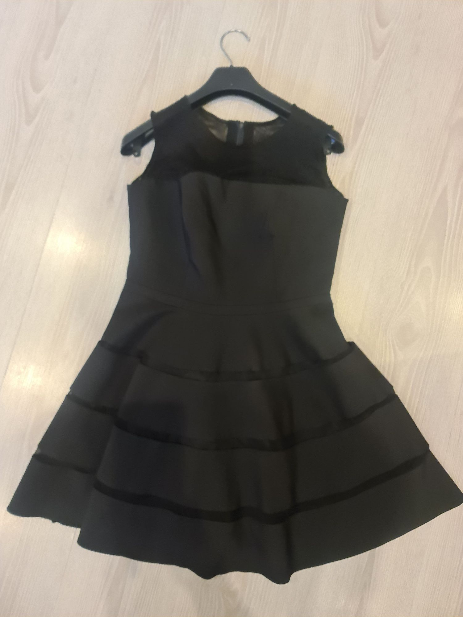 Krótka sukienka czarna