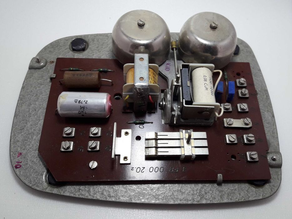 внутренняя часть стационарного телефона