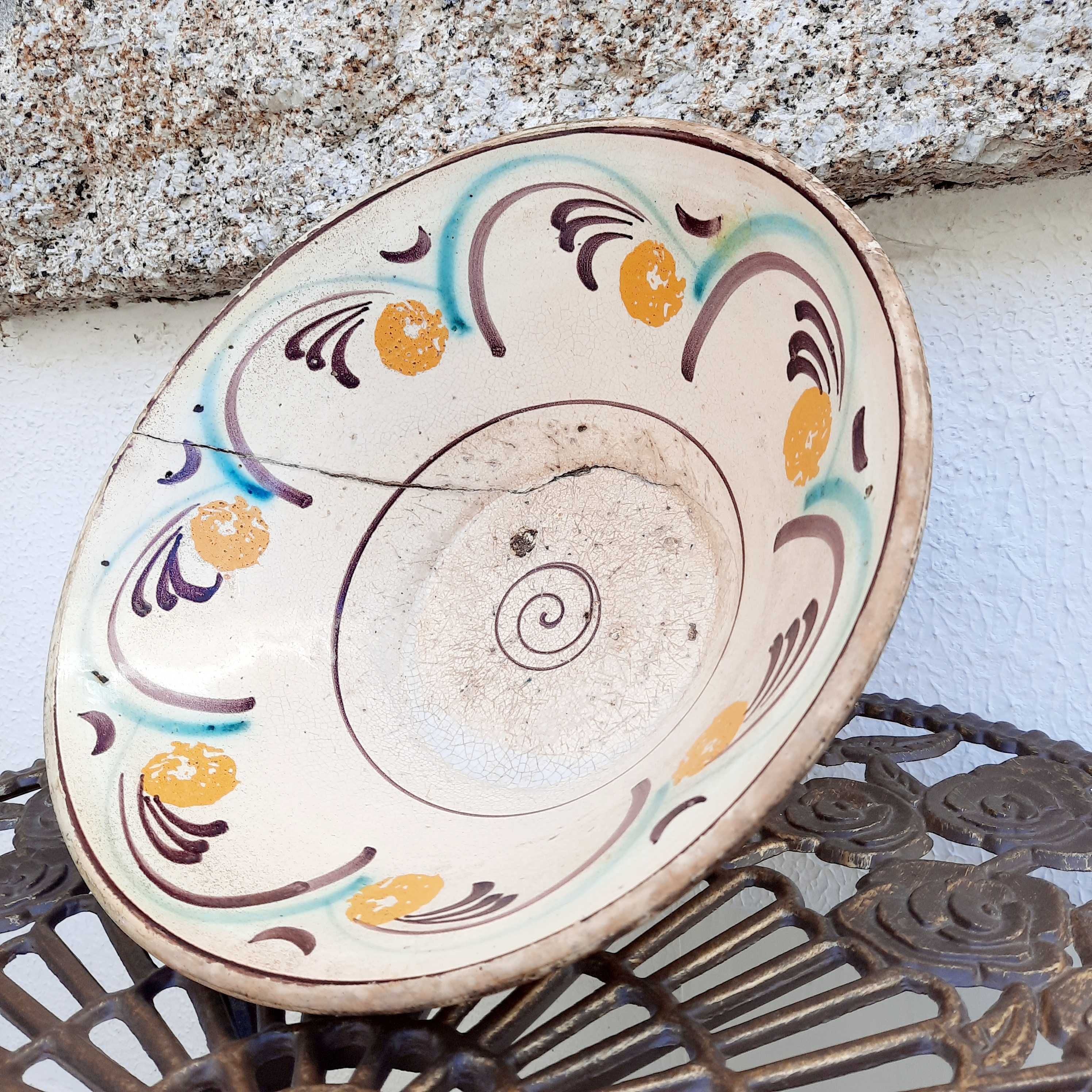Taça em faiança portuguesa. Cerâmica portuguesa Ratinho
