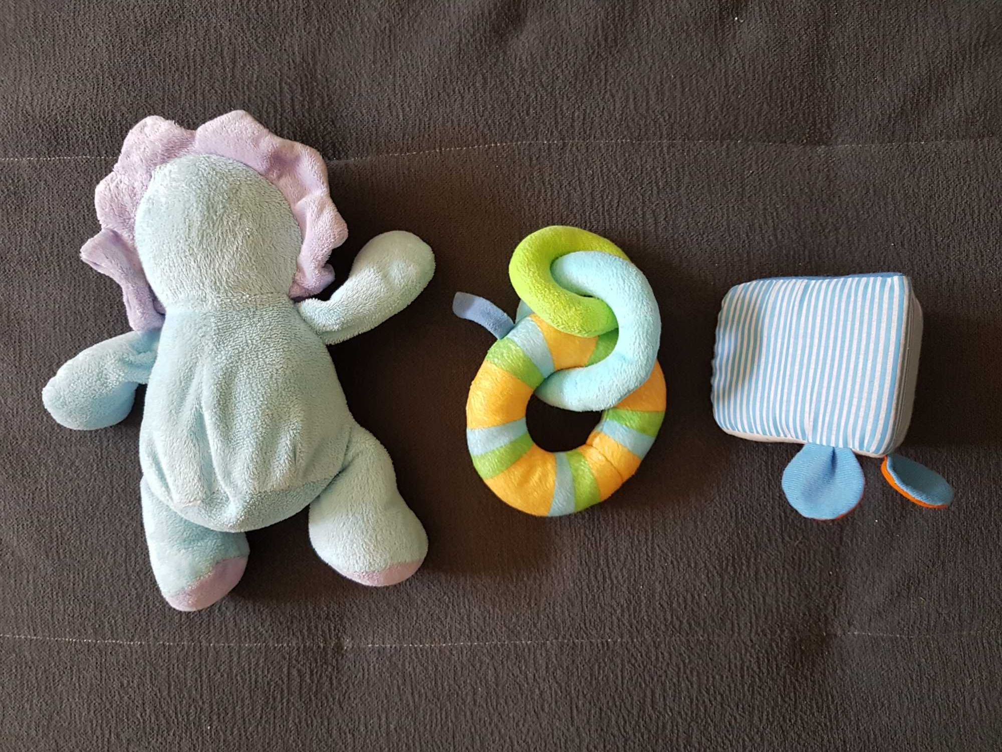 Zestaw zabawek niemowlęcych Kostka grzechotka Myszka piszczałka Kółka