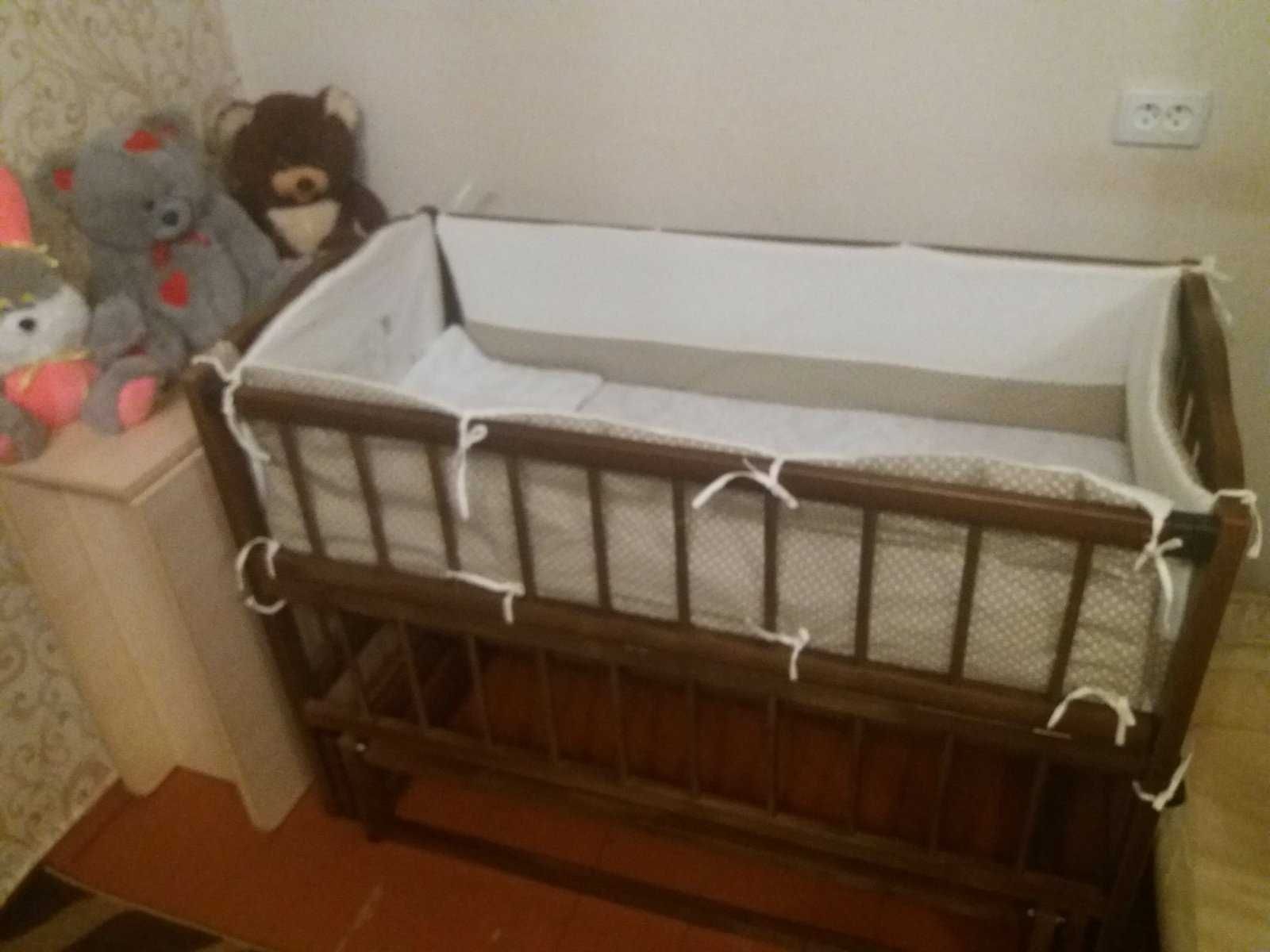 Кроватка дитяча (ліжечко)