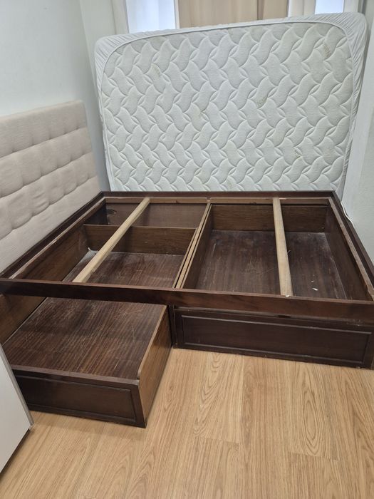 Vendo base de cama e estrado
