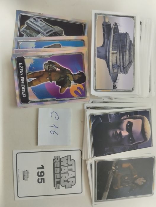 (C2) Cromos de 8 coleções