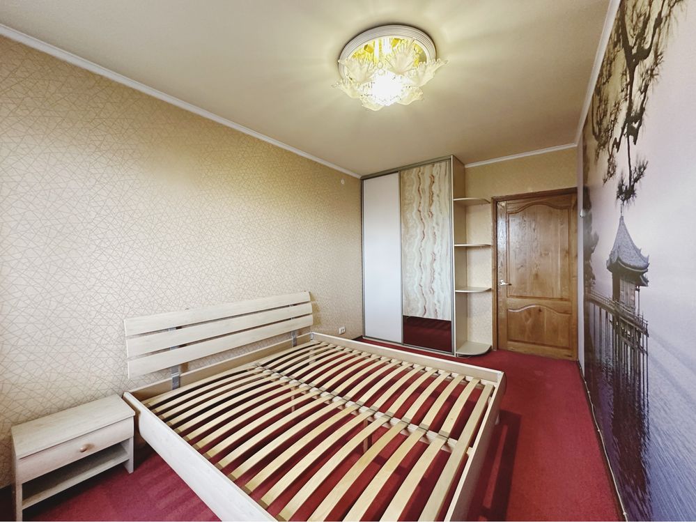 Продам 3 комн. квартиру , пр. Победы