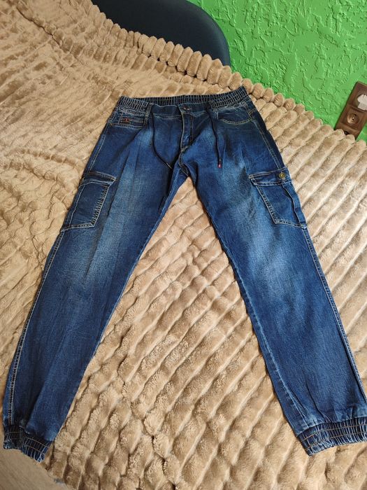 Продам темно сині джинси, нові