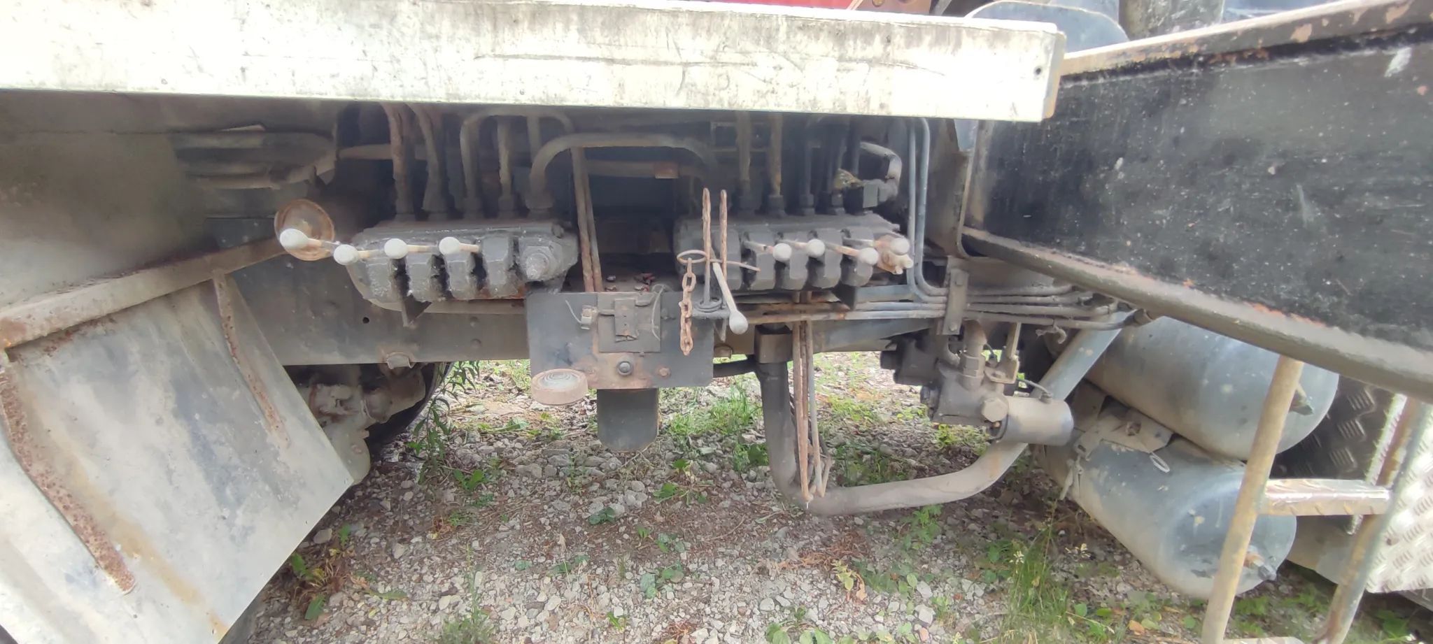 Scania 94C  Scania 94C, 260 żuraw, właściciel od 10 lat