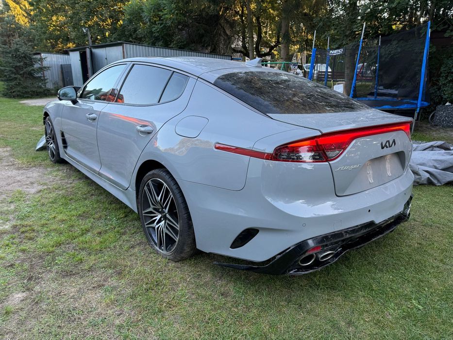 Kia Stinger 3.3 GT, uszkodzony, odpala. EUROPA