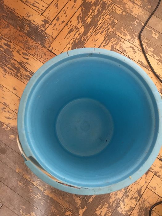 Пластиковое ведро