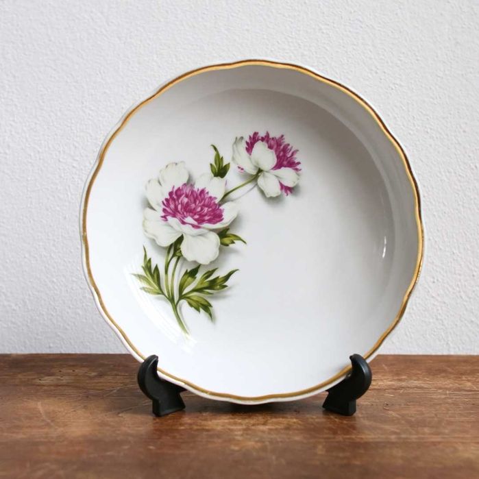 Prato fundo Artibus com representação de flores