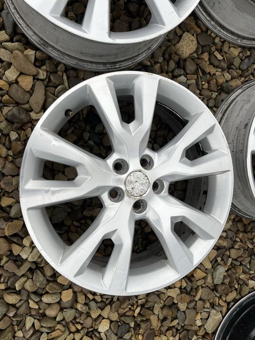 Комплект легкосплавних дисків LC107 з параметрами 5x115 R19 7J ET45