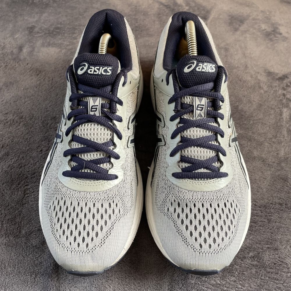 Чоловічі кросівки Asics GT-1000 6. P. 42,5.