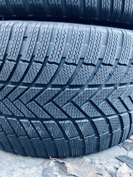 285 40 20 Bridgestone LM005 80%