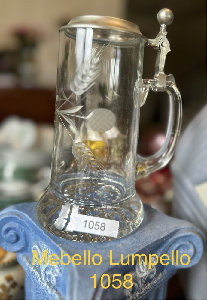 Kufel szlifowany z przykrywką kryształowy szklany sygnowany 1058