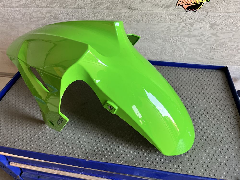 Błotnik przedni kawasaki ninja 400 125