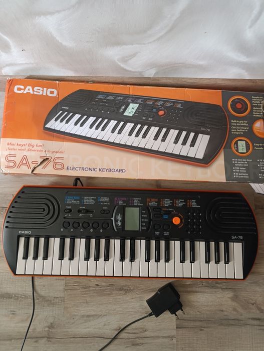 Casio SA-76 синтезатор, піаніно