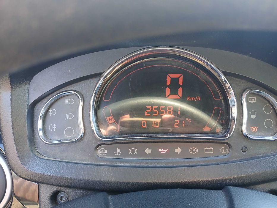 Microcar M8 alufelgi czarna podsufitka skórzane fotele