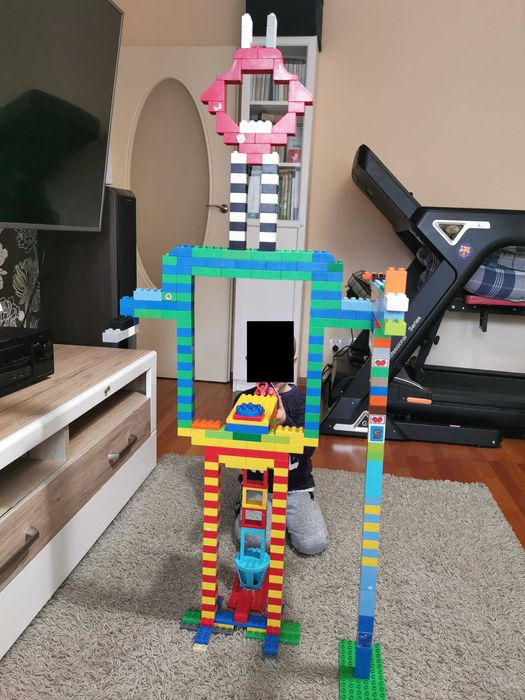 Duży zestaw LEGO DUPLO - setki elementów + figurki – godziny zabawy!