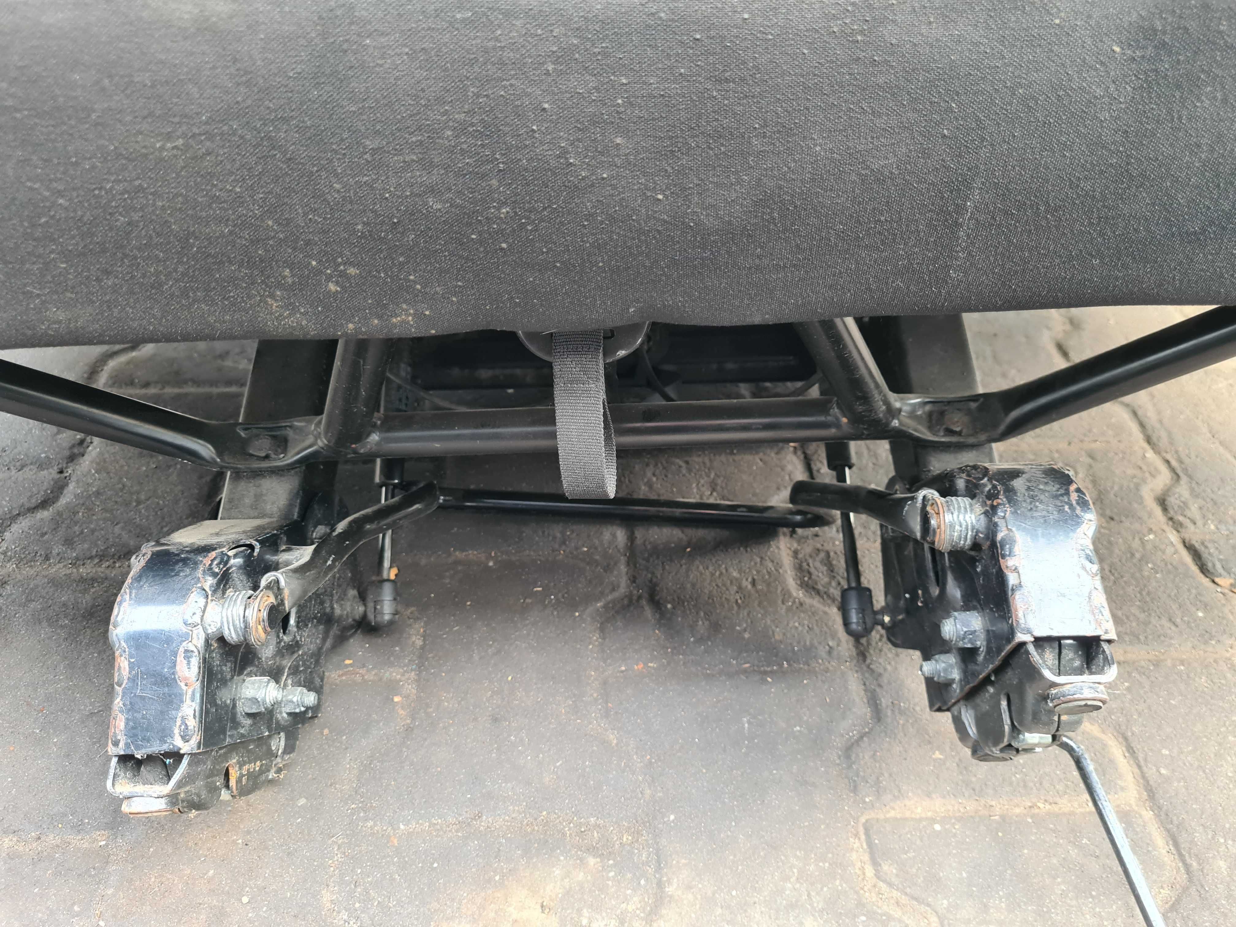 VW T6 Caravelle kanapa tył 3 rząd T5