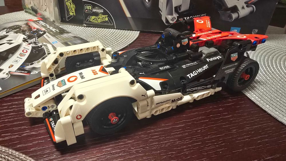 Lego 42137 Formula E Porsche 99X Electric