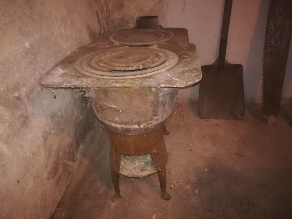 Stary żeliwny piecyk. Cena do rozsądnej negocjacji