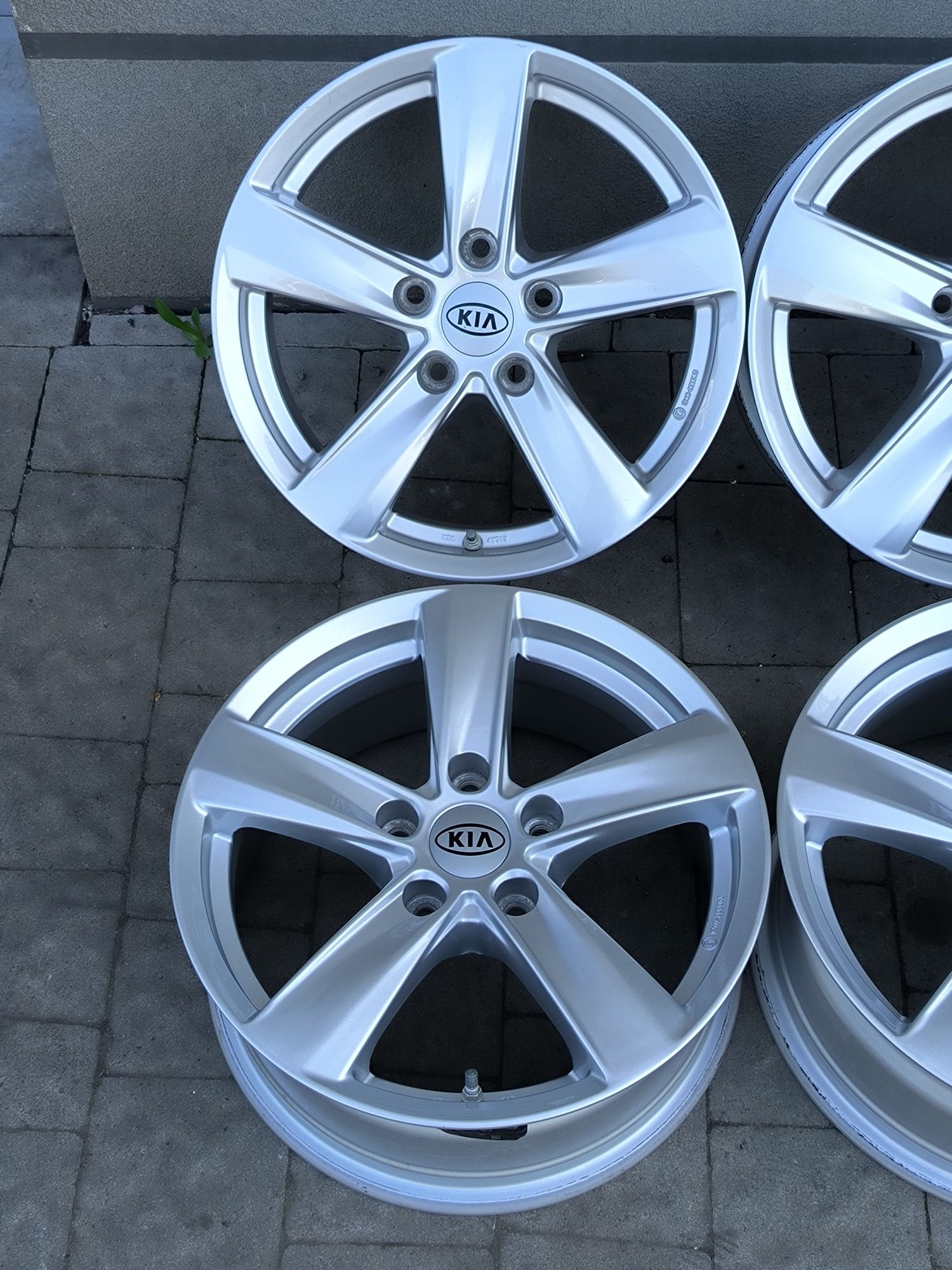 Диски оригінал Hyundai Kia r16 5x114.3 Mazda Nissan Mitsubishi Renault