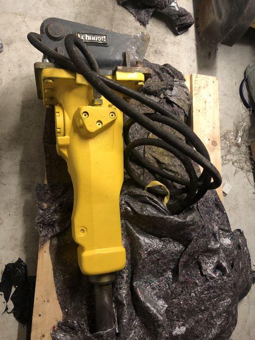 Mlot udarowy wyburzeniowy Atlas Copco SB 202