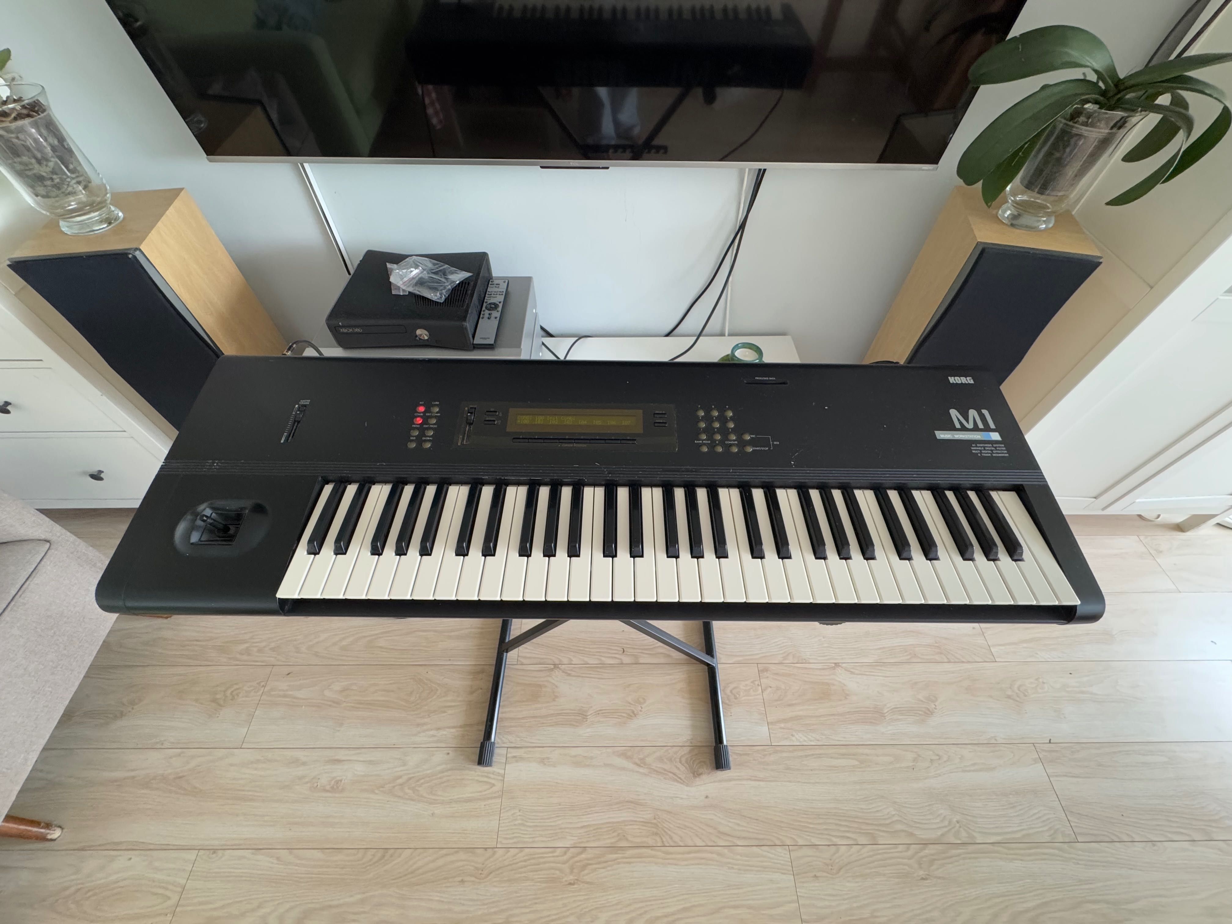 Keybord instrument Korg M1