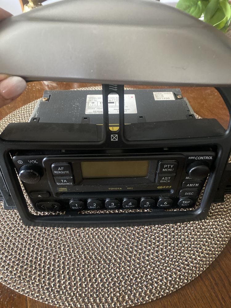 Oryginalne radio Toyota RAV 4