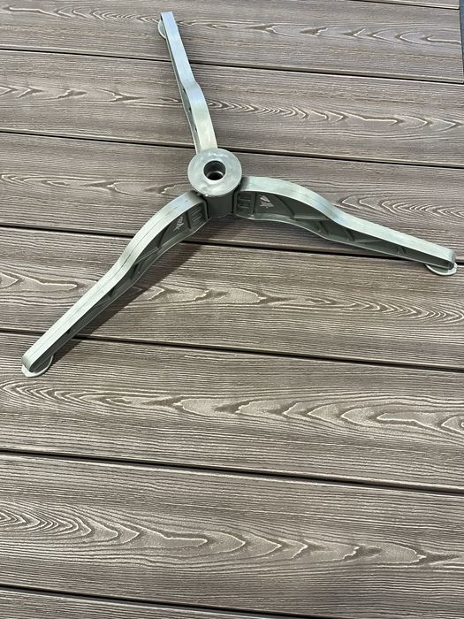 Підставка  пластикова під ялинку.