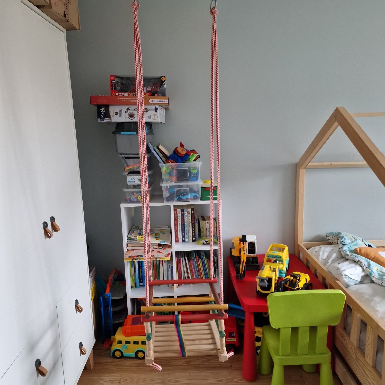 Drewniana hustawka donowa i zewnętrzne