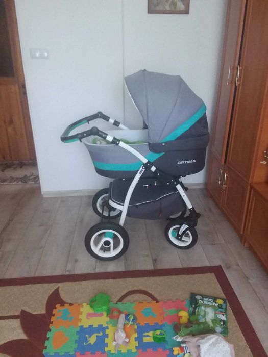 Wózek dziecięcy z akcesoriami