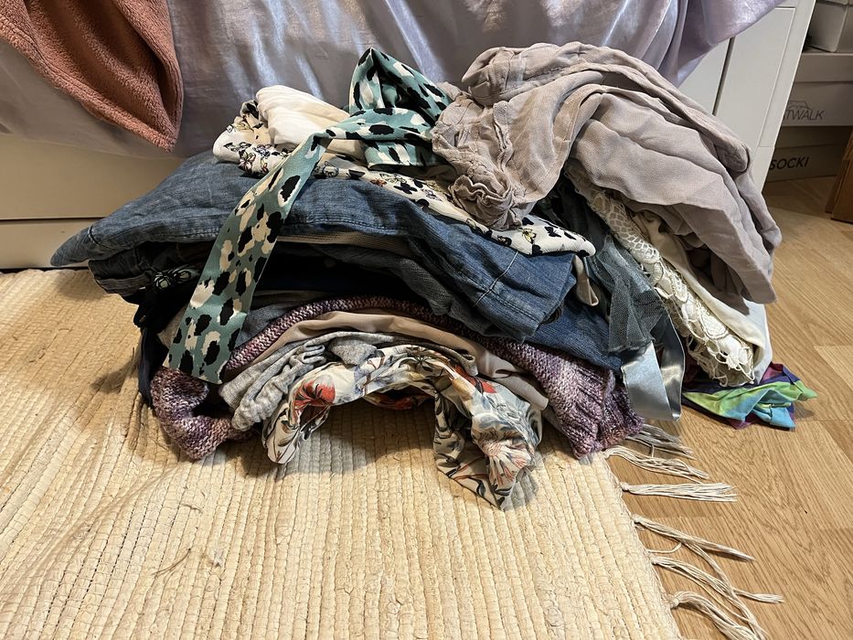 Paka ubrań damskich M 24 sztuki