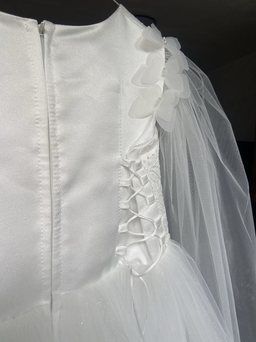 Біле плаття, для дівчинки 7-8рочків.