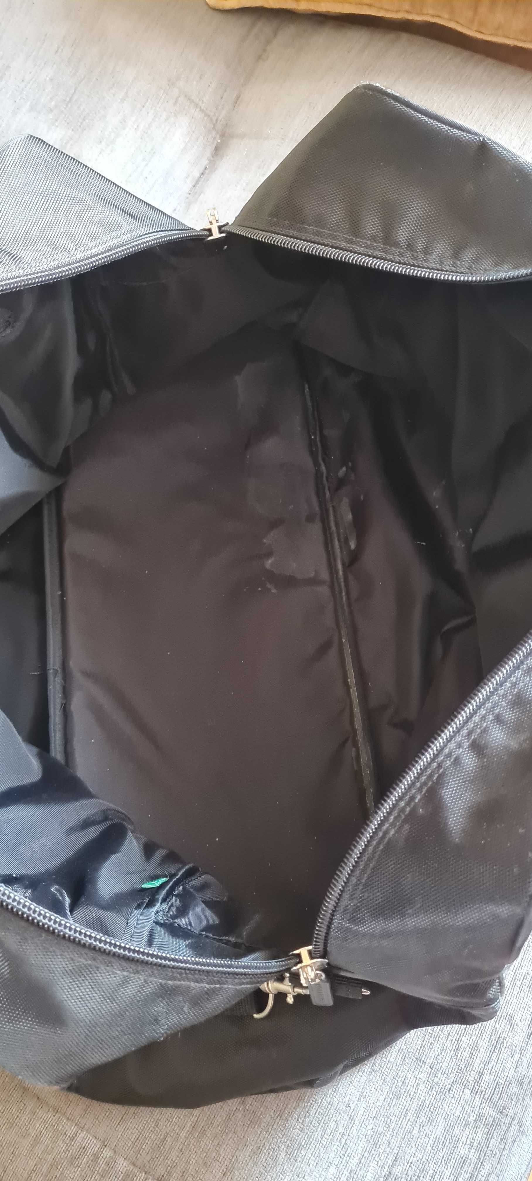 Torba turystyczna czarna firmy Benetton,super stan ,tanio,okazja!