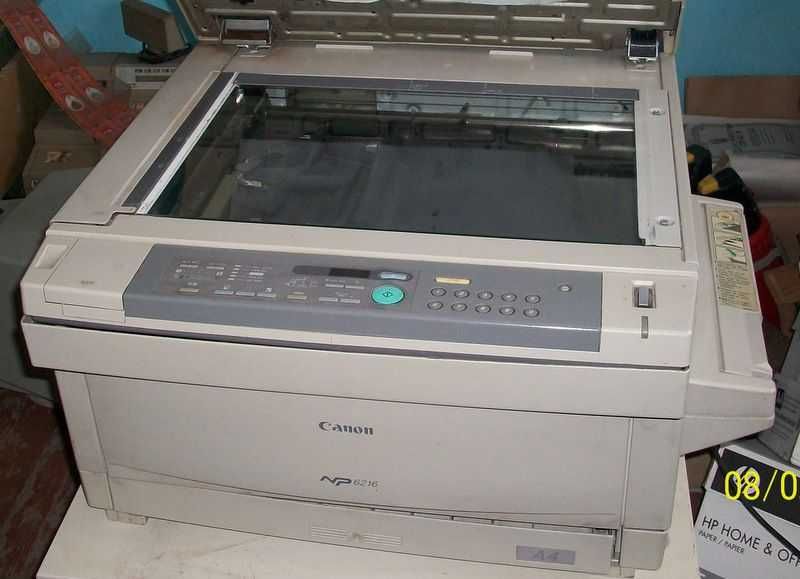 Копіювальний апарат Canon 6216, робочий, але потребує огляду.