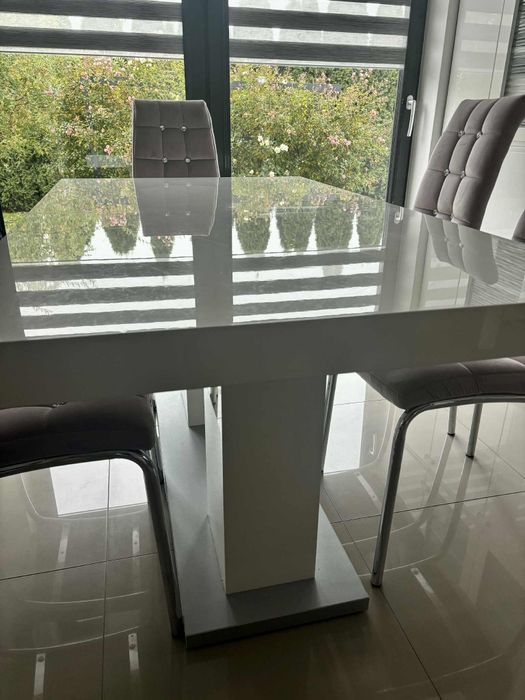 Stół biały w połysku jadalny rozkładany