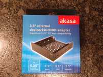 Zestaw do montażu HDD SSD 2.5" 3.5" w zatoce 5.25" Akasa AK-HDA-05