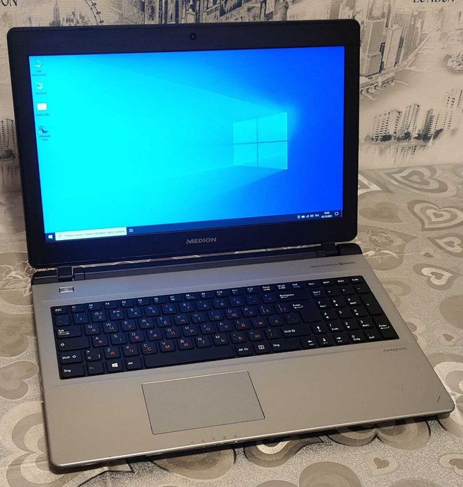Ноутбук Medion E6432/Full-HD IPS/i3-6157Ux4/DDR4 6GB/SSD+HDD/Бат 6 час