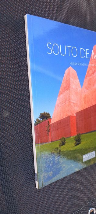 Souto de Moura, de Helena Sofia Silva e André Santos