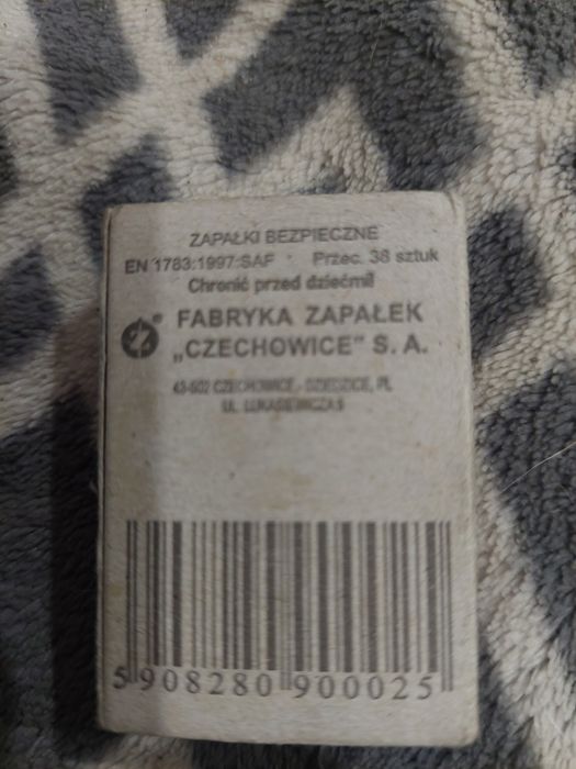 Pudełko po zapałkach.. 6 zapałek z niebieską siarką. Polecam