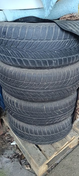 Sprzedam 4 felgi z oponami