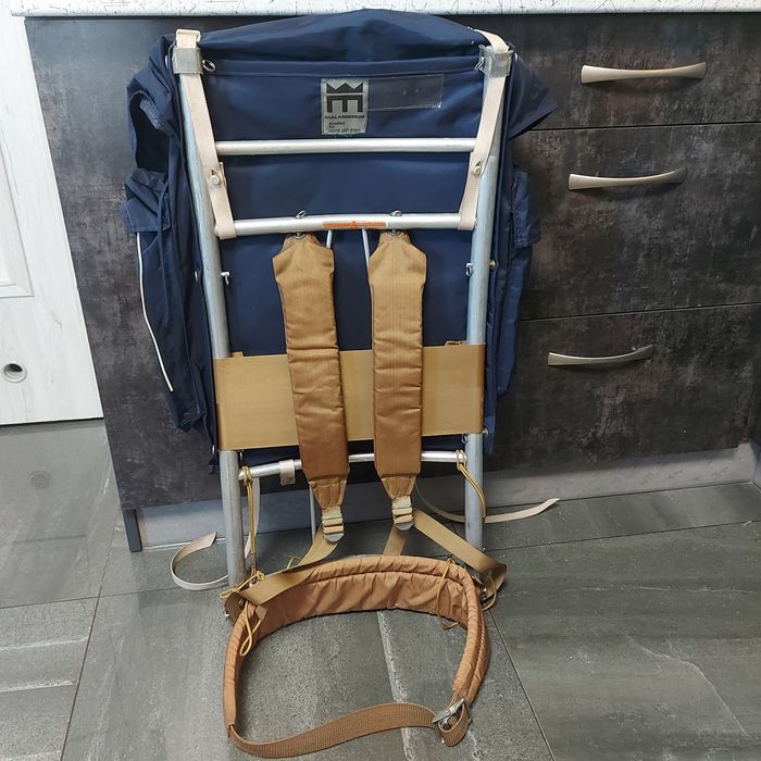 Duży plecak turystyczny / wyprawowy na aluminiowym stelażu.