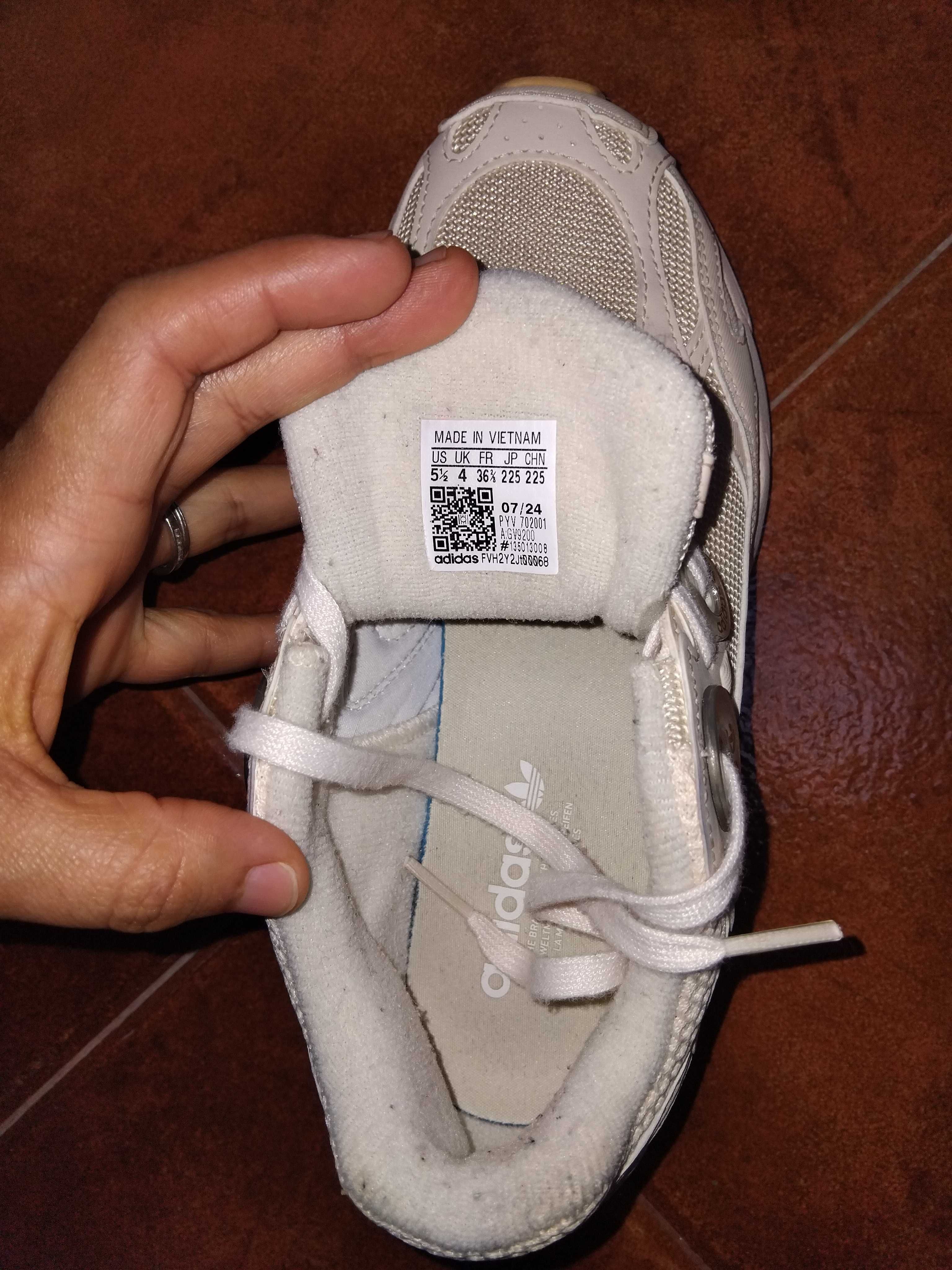 Sapatilha Adidas