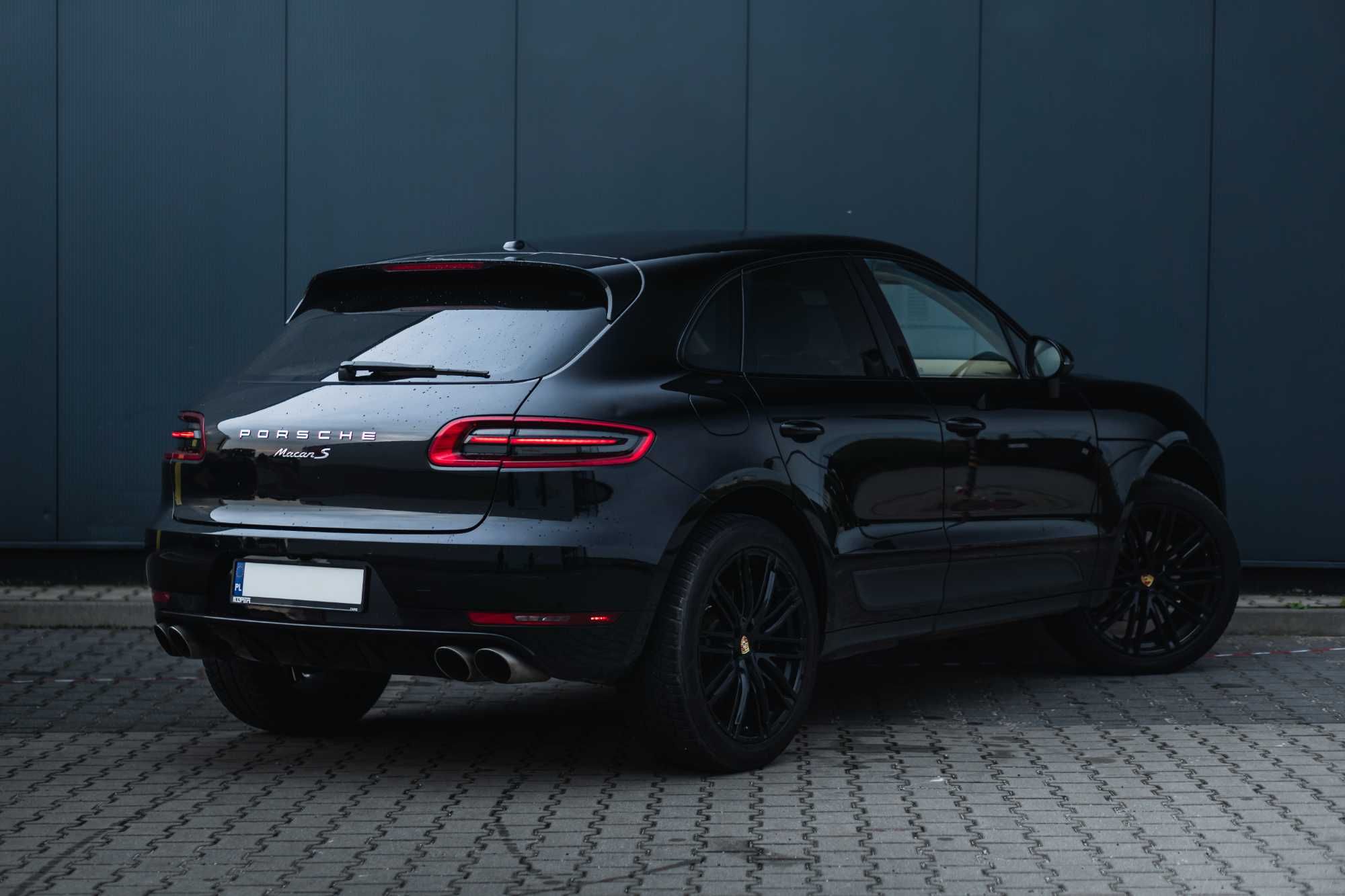 Wynajem bez limitu bez kaucji PORSCHE MACAN S Wypożyczalnia aut GŁOGÓW