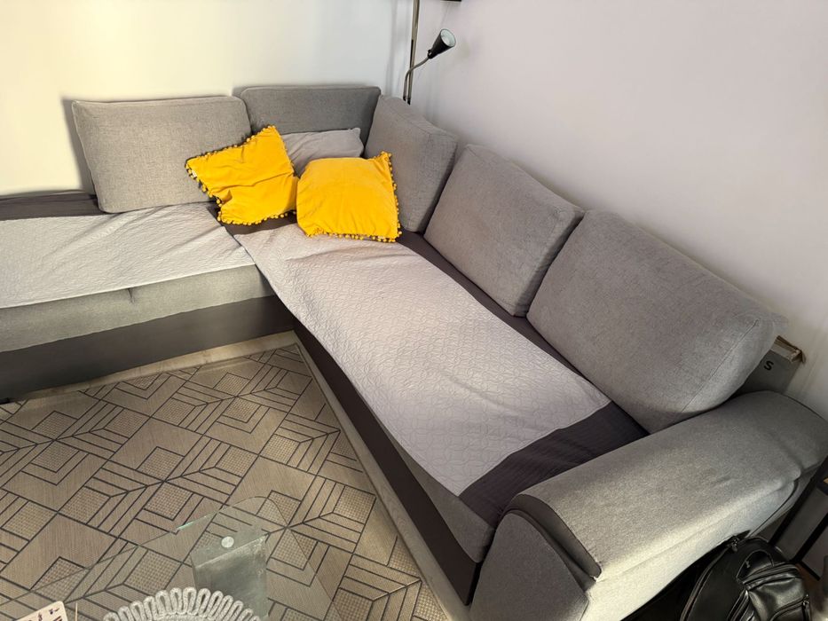 Szary narożnik do salonu