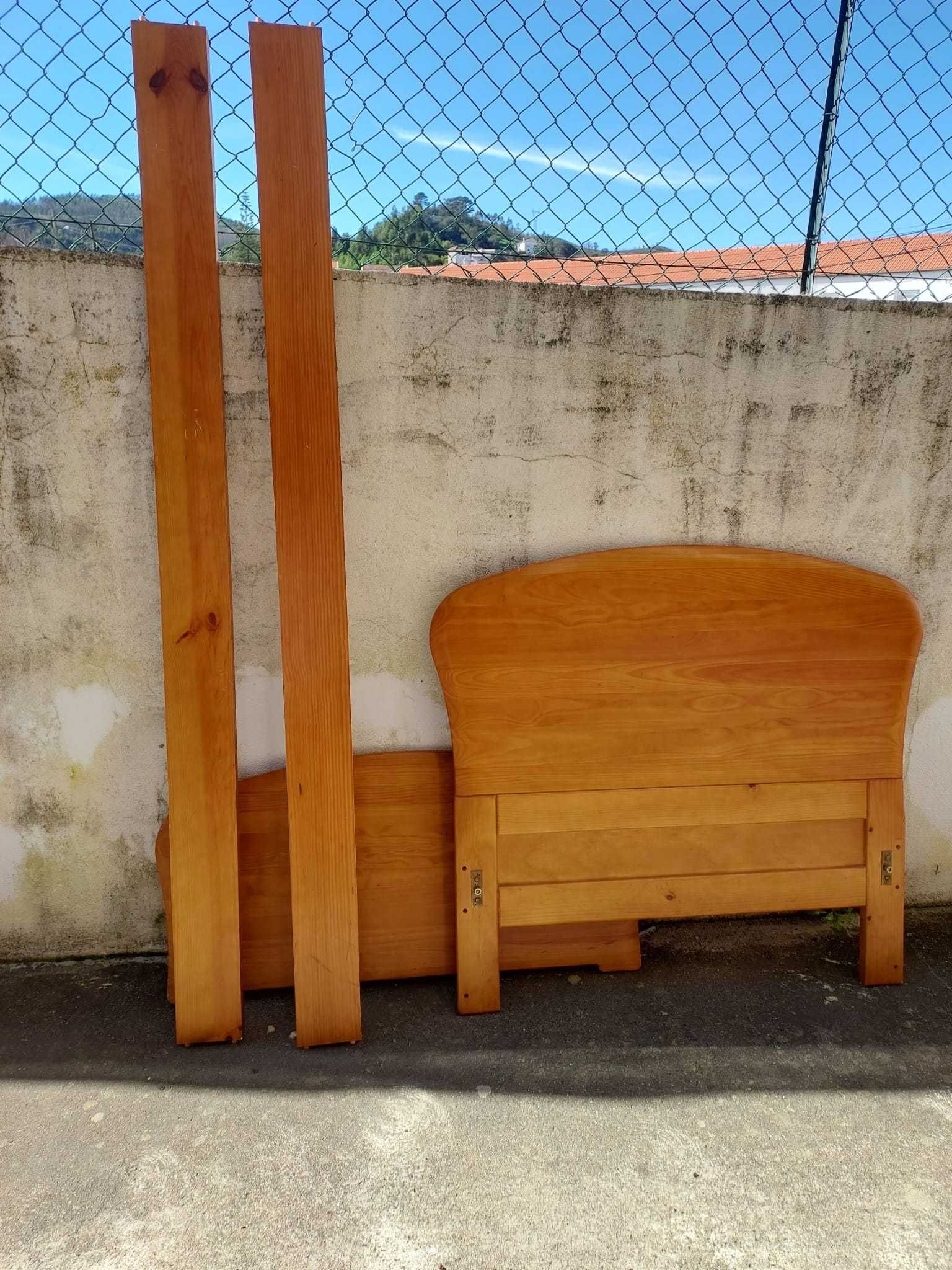 Conjunto moveis quarto -Cama (com estrado) - Mesa cabeçeira - Armario