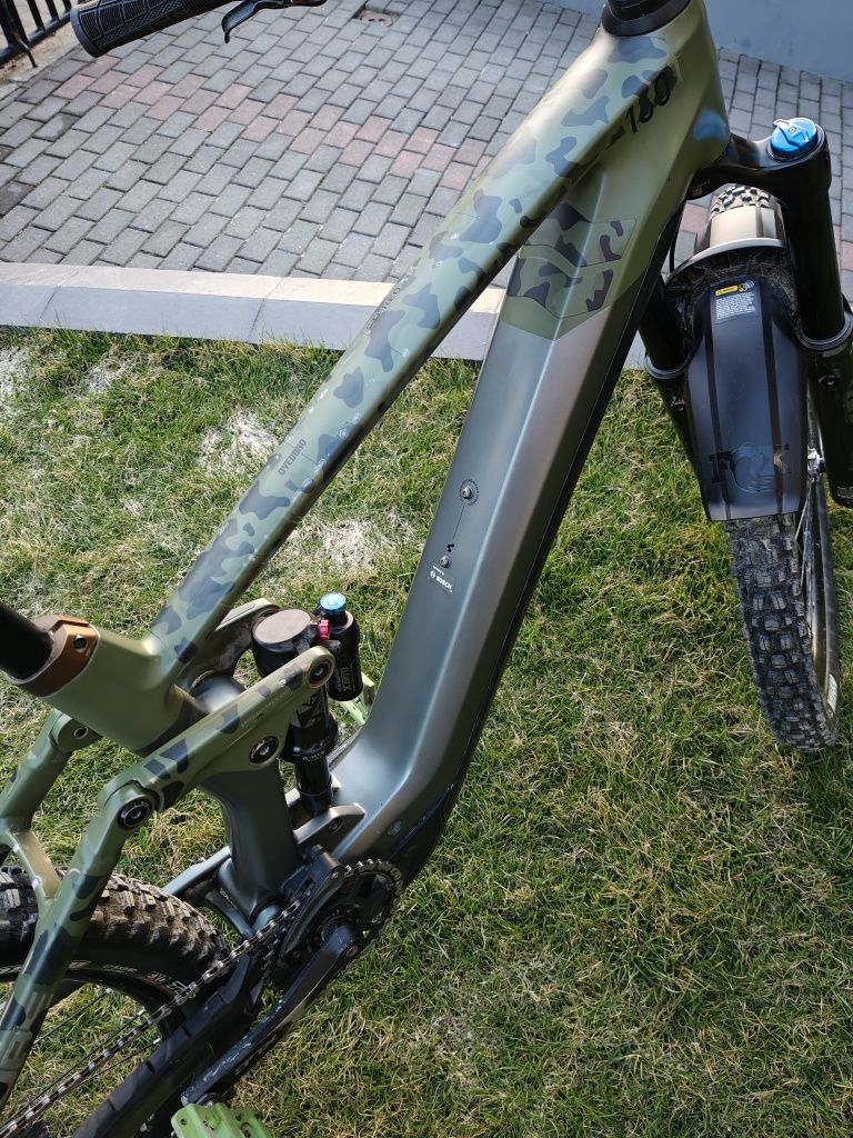 Cube stereo hybrid 160  TM 750