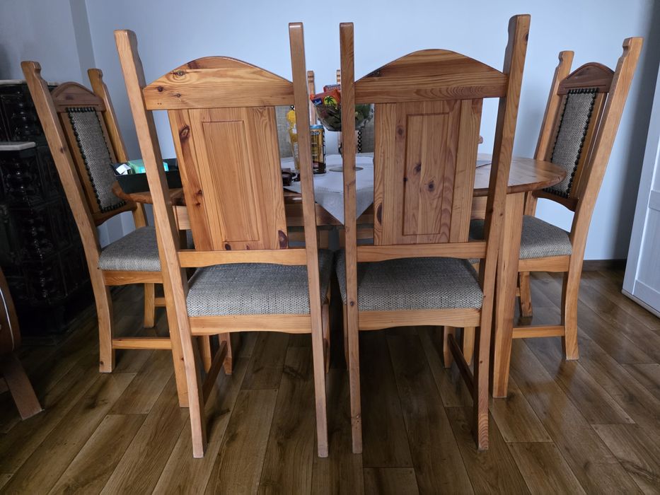 Stół z krzeslami- 6 szt.